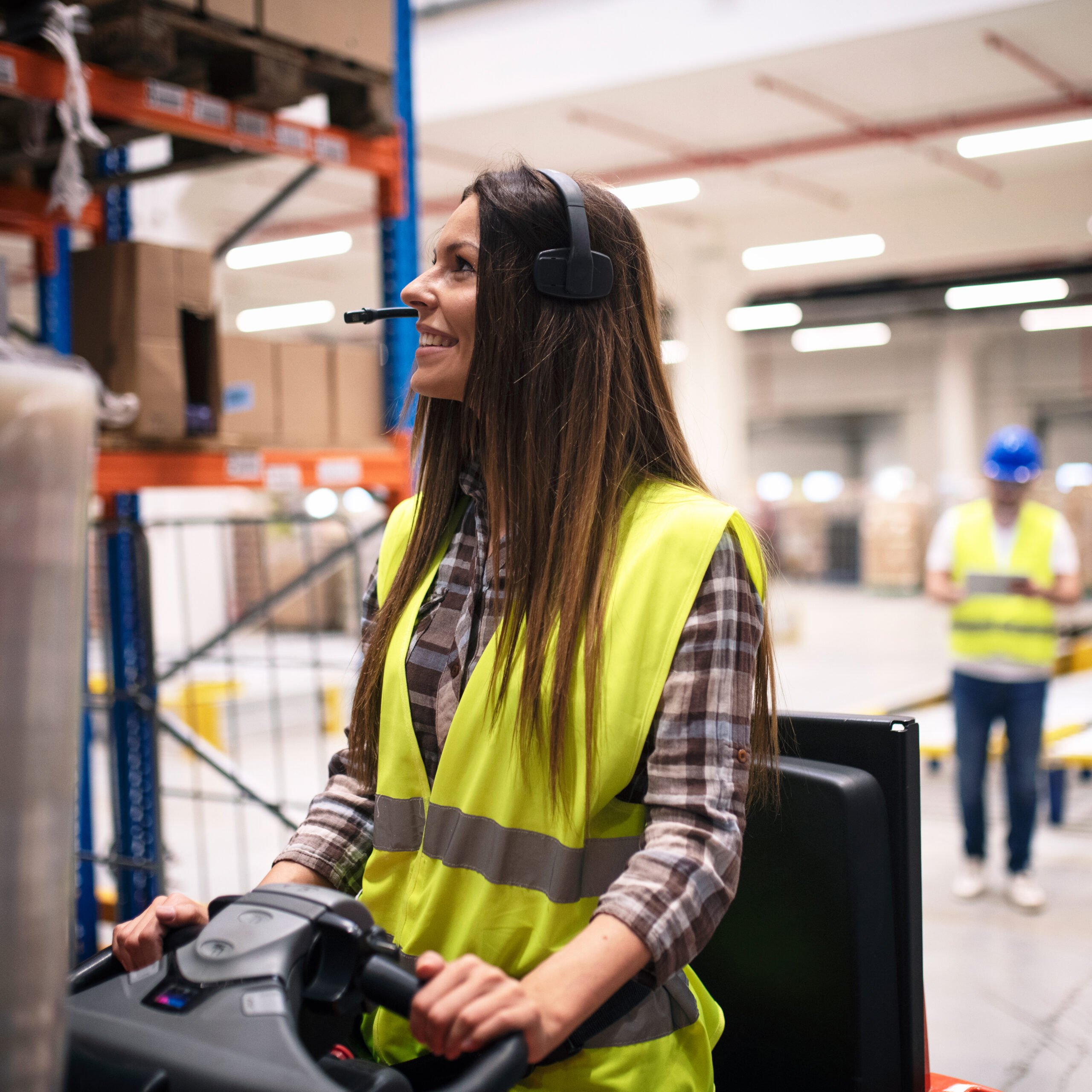 trabajadora-en-fábrica